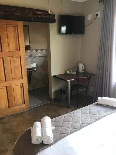 Фото Africa Footprints Guest House