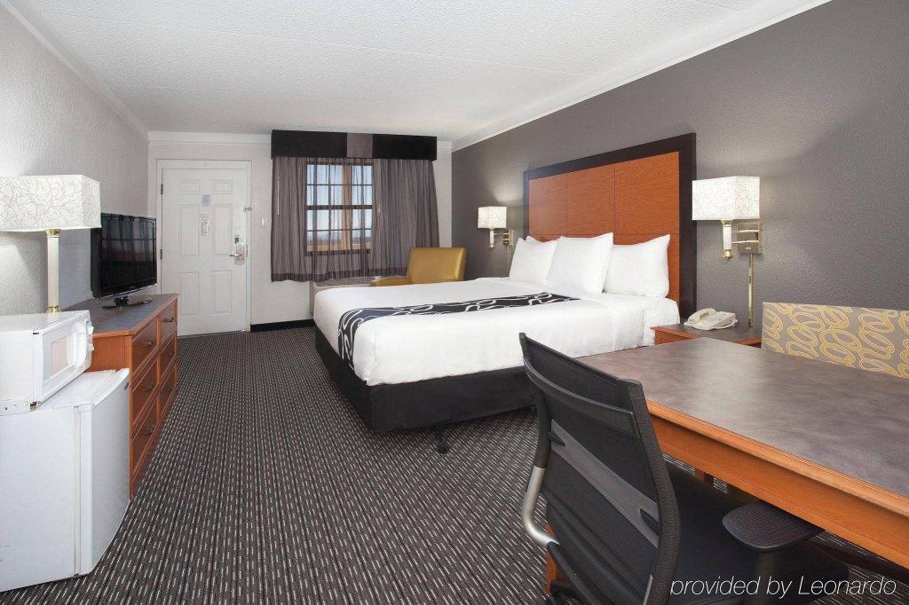 Фото La Quinta Inn by Wyndham Santa Fe