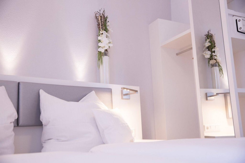 Фото Altstadthotel Guesthouse die Galerie