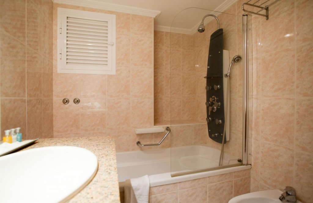 Фото The Ibiza Twiins Hotel