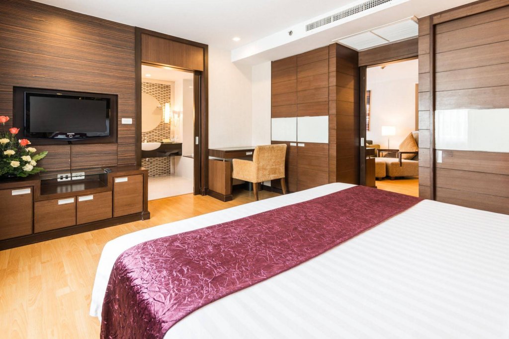 Фото Novotel Living Bangkok Sukhumvit Legacy