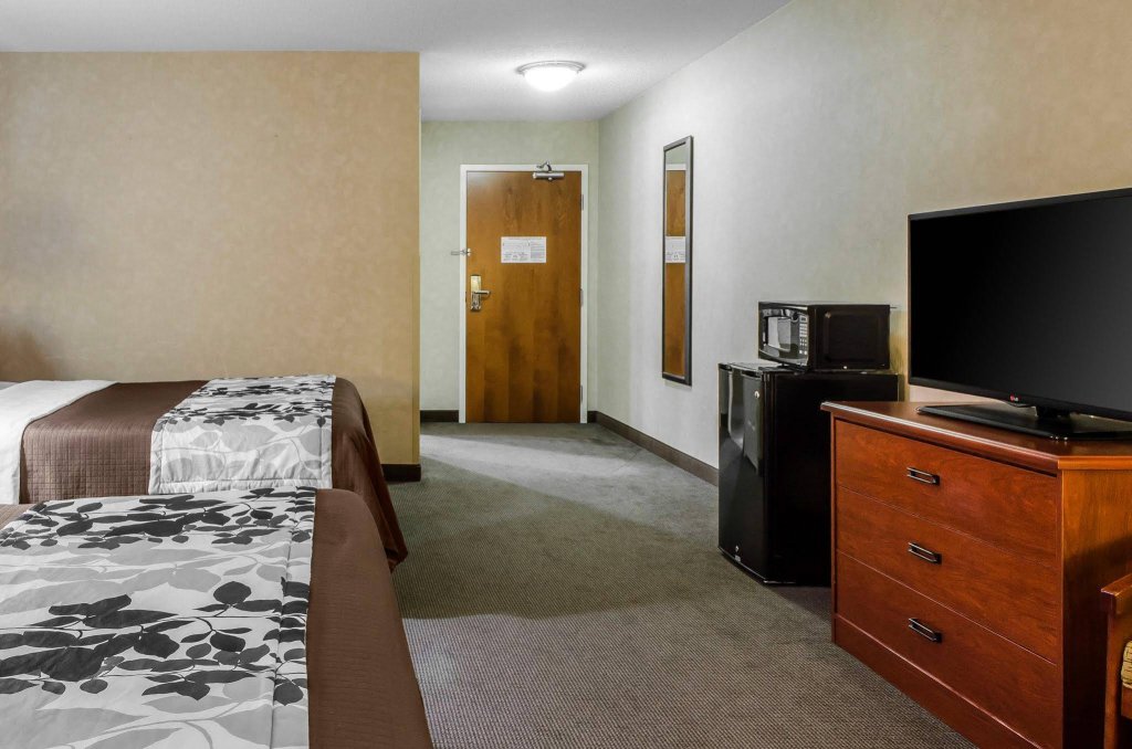 Фото Sleep Inn & Suites