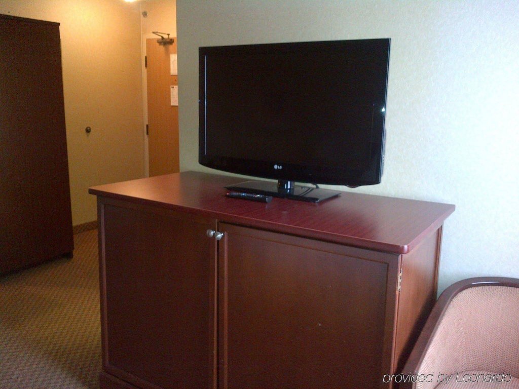 Фото Holiday Inn Express Toronto - Downtown, an Ihg Hotel