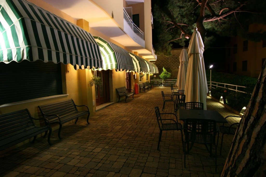 Фото Hotel Adriana