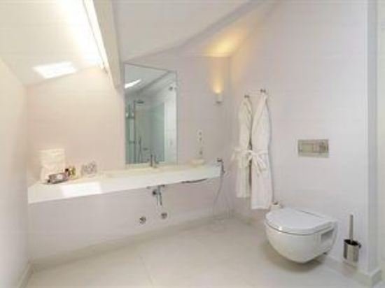 Фото Emaj Guimarães Boutique Hotel