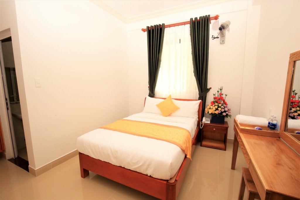 Фото Da Lat Phu Tho Hotel