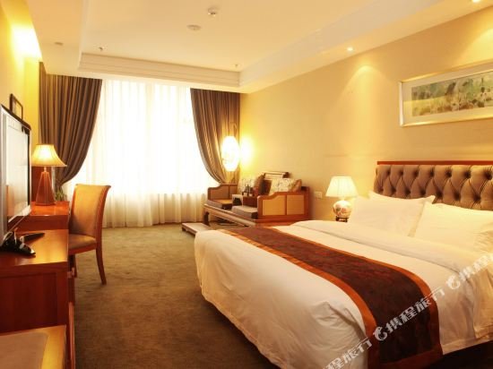 Фото The Hot Spring Hotel