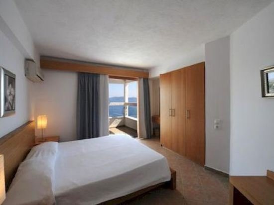 Фото Cape Kanapitsa Hotel & Suites