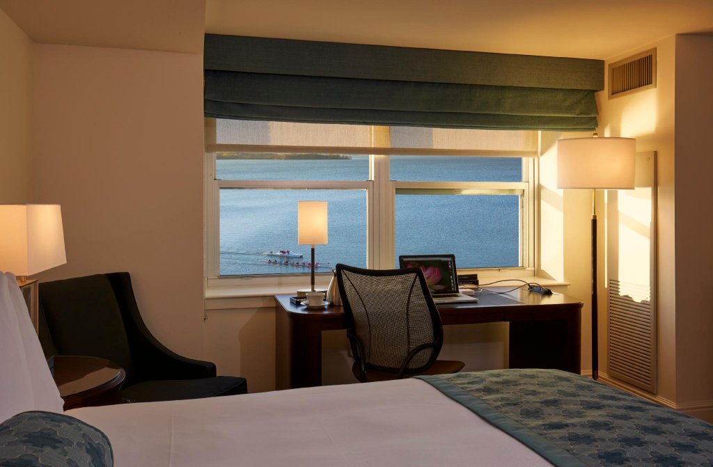 Фото The Edgewater