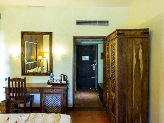 Фото Отель Poovar Island Resort