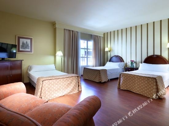 Фото Monasterio de San Miguel