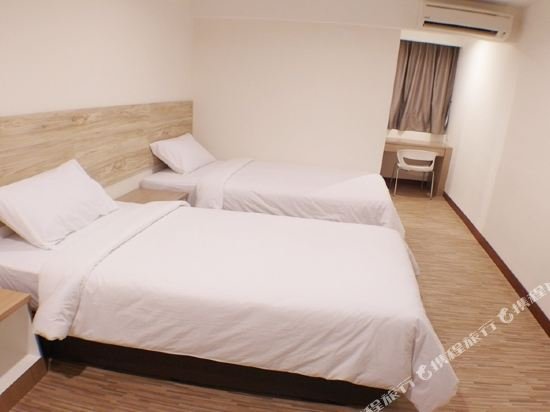 Фото Molek Garden Hotel