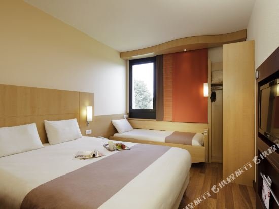 Фото Ibis Zurich City West