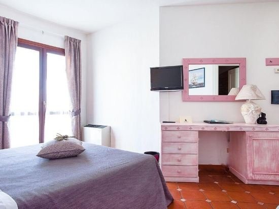 Фото Hotel Stefania Boutique Hotel by the Beach