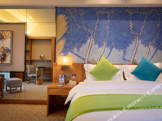 Фото Zhangjiajie Huatian Hotel