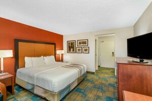 La Quinta Inn & Suites by Wyndham Meridian (Mississippi, Lauderdale County, Meridian), hotel