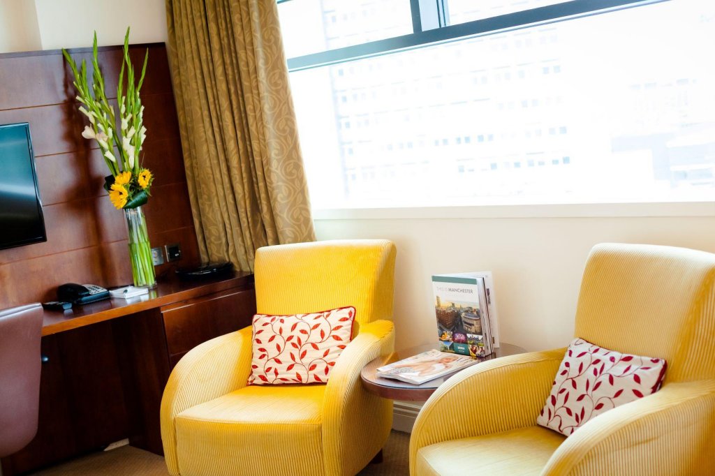 Фото Macdonald Manchester Hotel & SPA