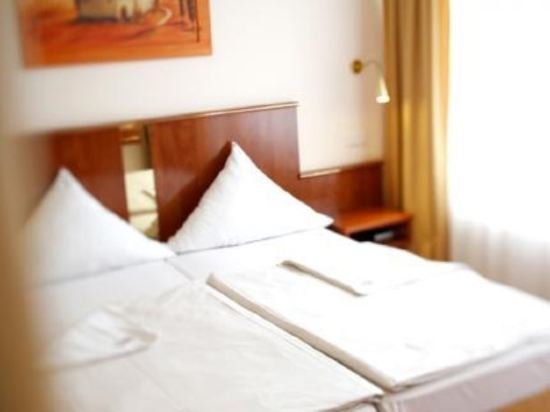 Фото Caravelle Hotel im Park