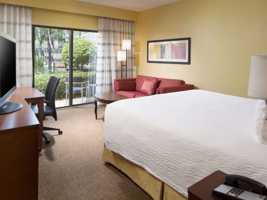 Фото Courtyard by Marriott Tampa Westshore/Airport