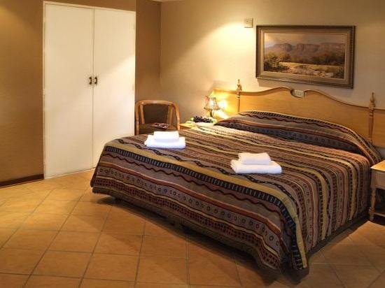 Фото Hotel Numbi and Garden Suites