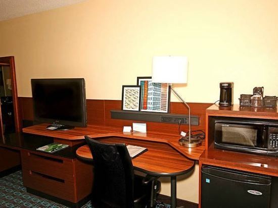 Фото Fairfield Inn by Marriott Northlake