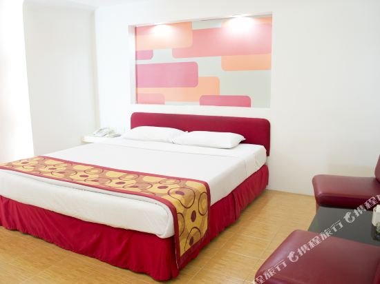 Фото Bangsaen Villa Hotel