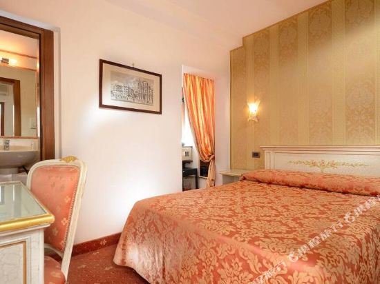 Фото Ambassador Tre Rose