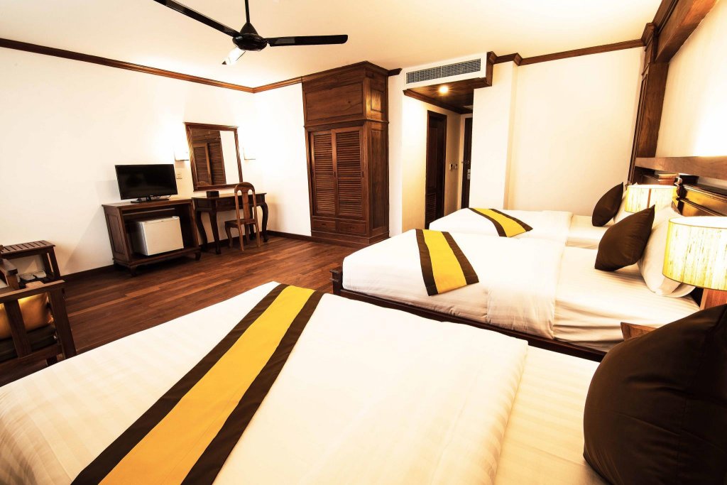 Фото The Palm Bay Resort