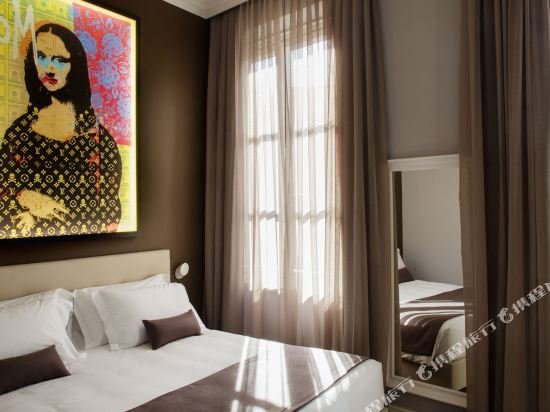 Фото The Frame Hotel