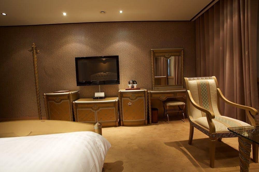 Фото The Koryo Hotel