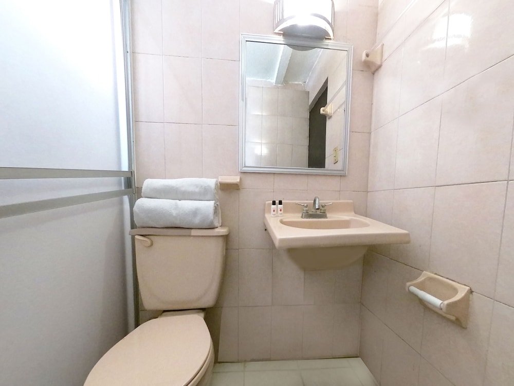 Фото Oyo Hotel Plata, Fresnillo, Zacatecas