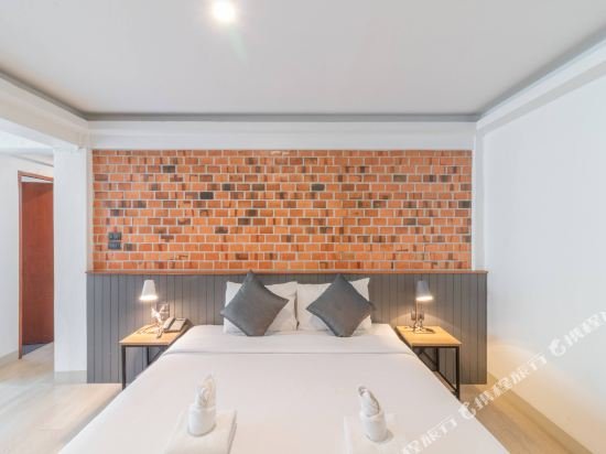 Фото Old City Wall Inn