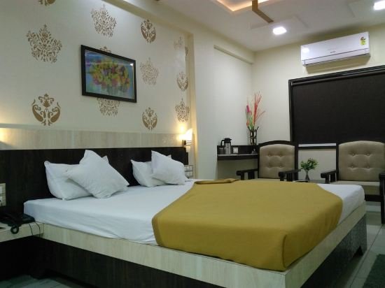 Фото Hotel Tulsi Residency