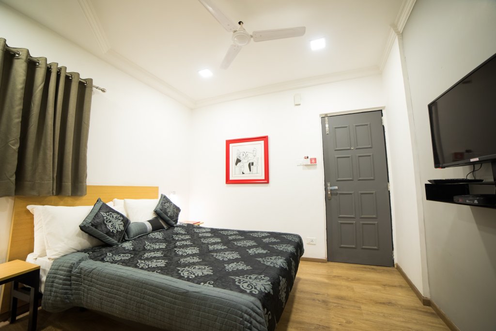 Фото Hotel Highway Residency