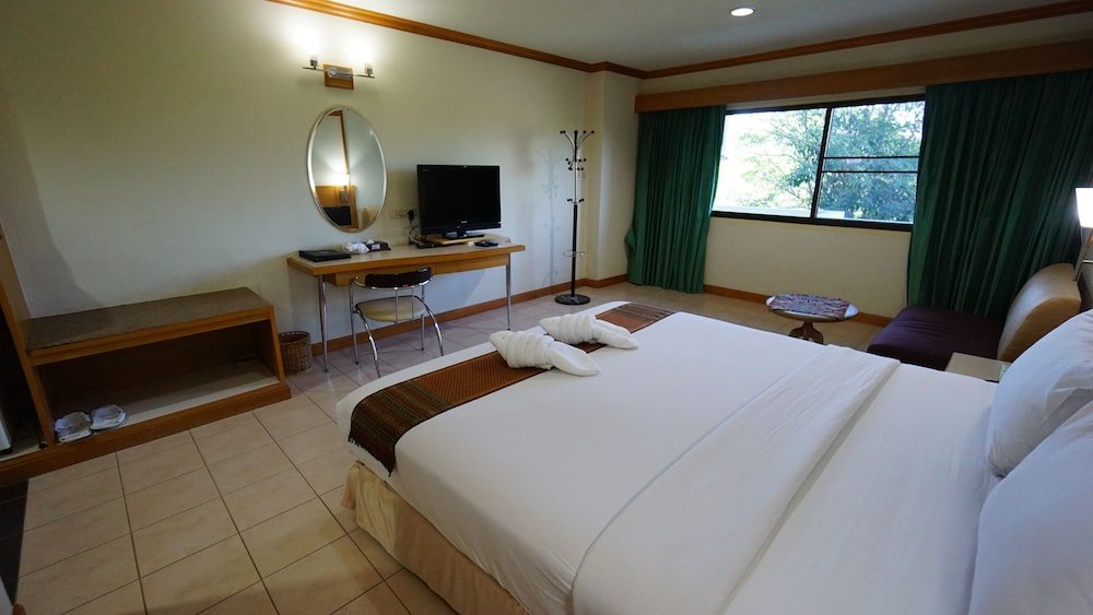 Фото Supanich Railway Station