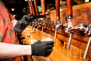 Irish Pub Mollie's Mews (Saint Petersburg, Bolshaya Konyushennaya Street, 5), bar, pub