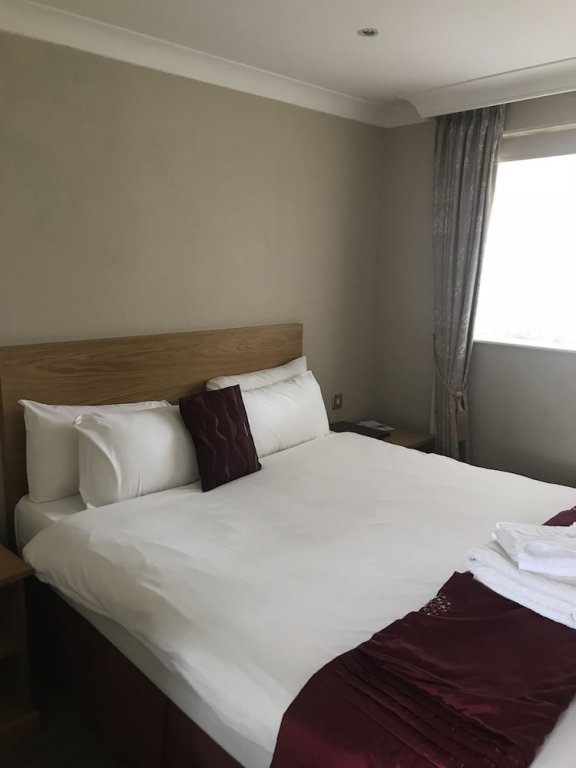 Фото Rivenhall Hotel