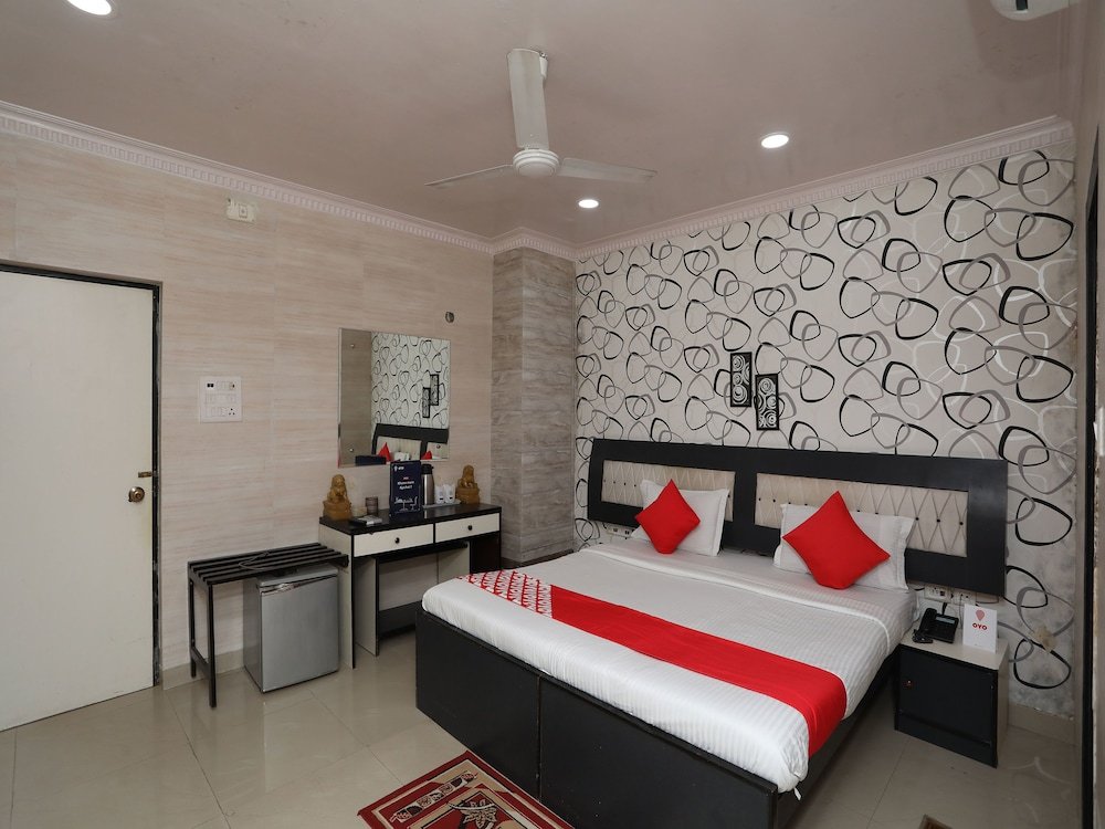 Фото Oyo Flagship 16097 Neeranand Regency Bhowanipore