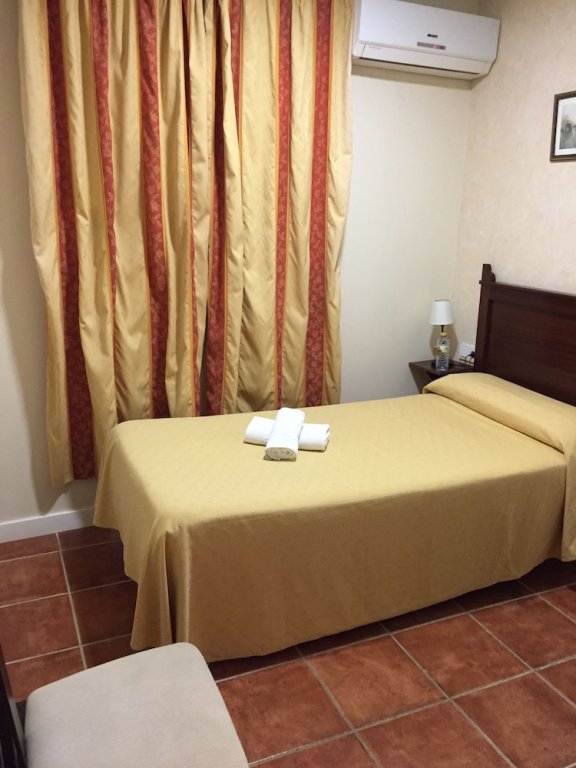 Фото Hotel Carlos V by Viverestays