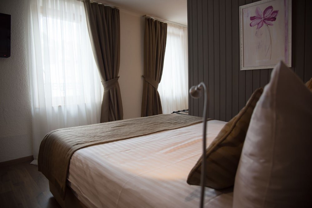 Фото Hôtel de l'Ange