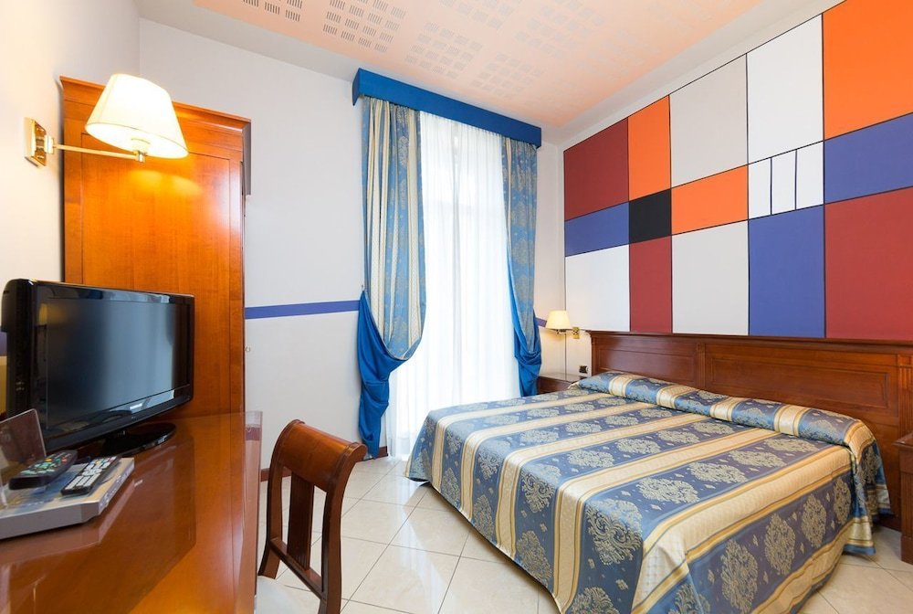 Фото Dipendenza Hotel Londra