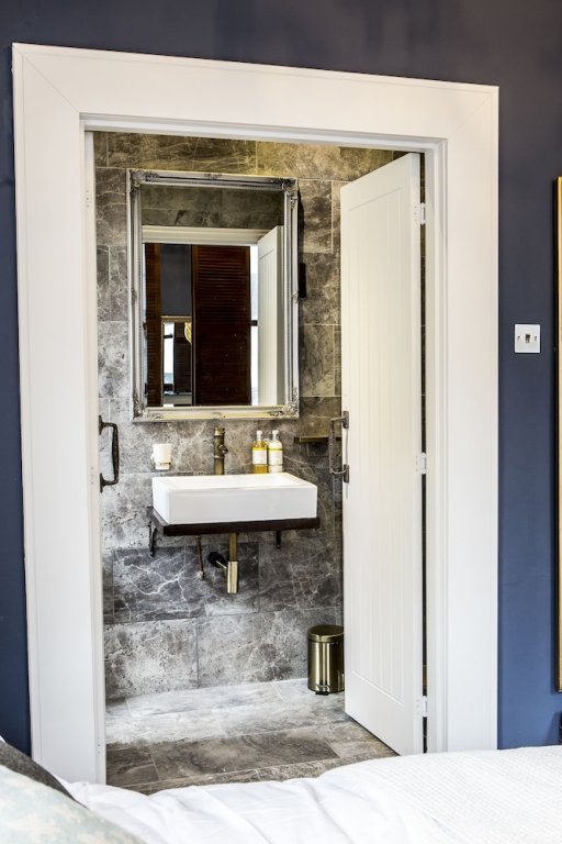 Фото The Cow Hollow Hotel