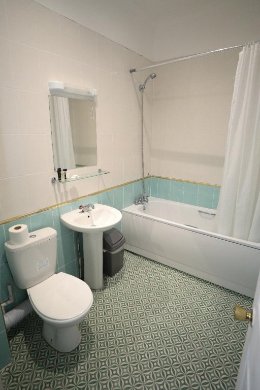 Фото Golders Park Hotel