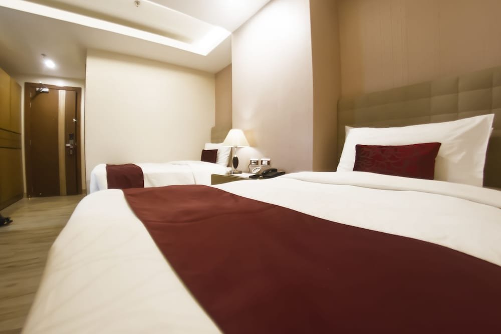 Фото Ironwood Hotel