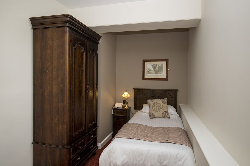 Фото White Lion Royal Hotel