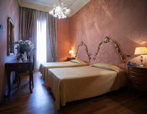 Гостиница Des Epoques Hotel в Риме