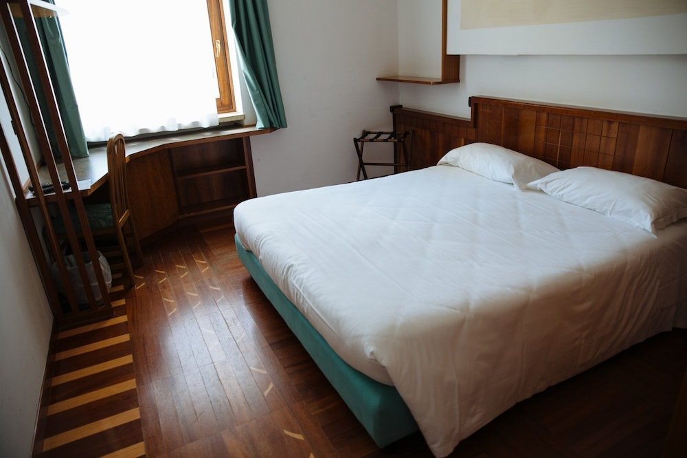 Фото Hotel Carlo Felice