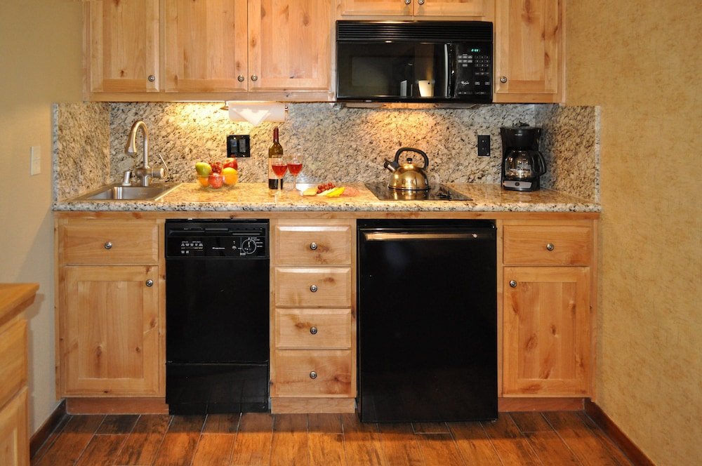 Фото GetAways at Olympic Village Inn