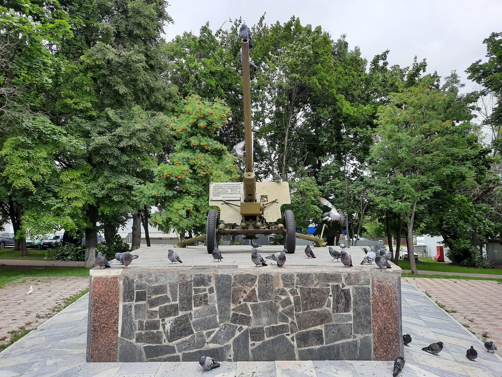 Monument to technology 76-мм дивизионная пушка ЗиС-3 образца 1942 года, Tula, photo