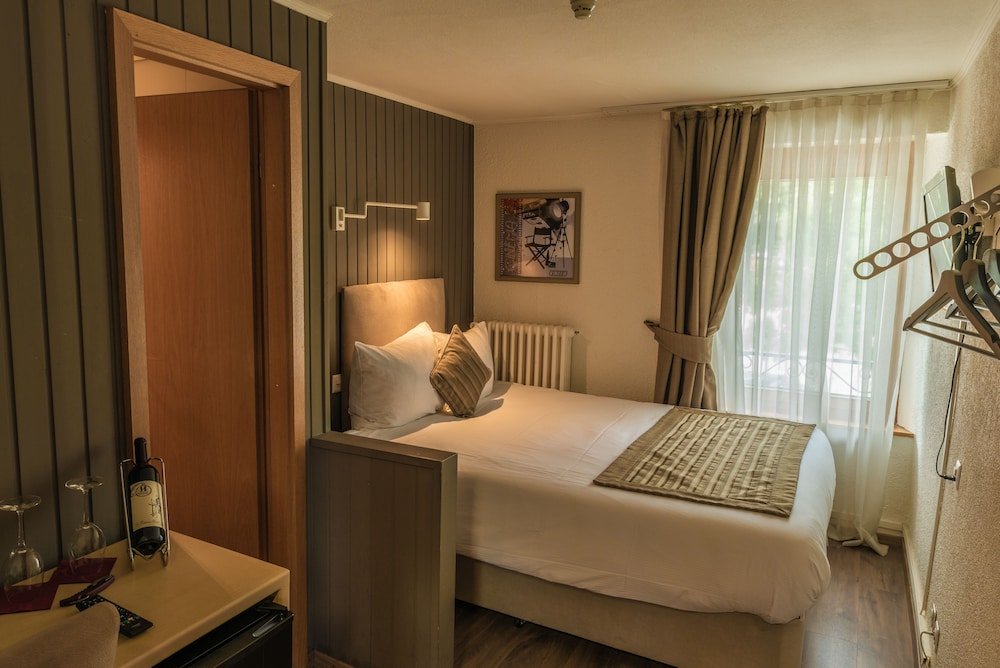 Фото Hôtel de l'Ange